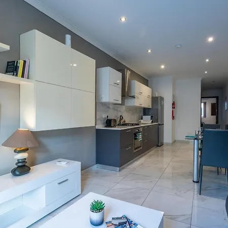 Privat bolig Modern In The Heart Of Bugibba *