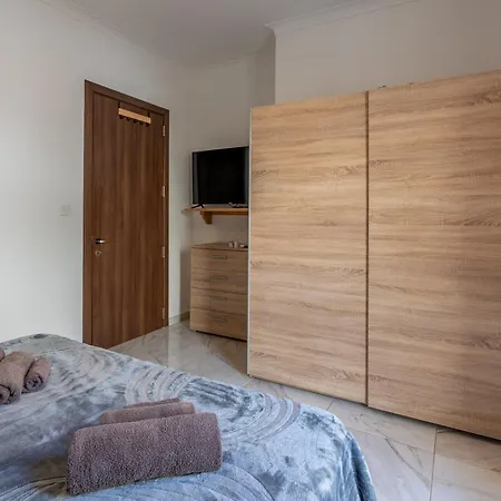 Homestay Modern In The Heart Of Bugibba St. Paul's Bay