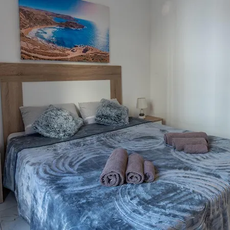 Modern In The Heart Of Bugibba Homestay